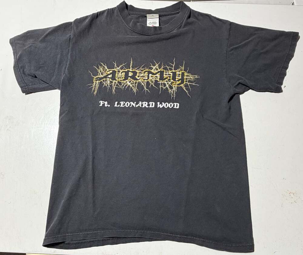 Vintage 2007 US Army Ft. Leonard Wood Graphic T-Shirt Size M